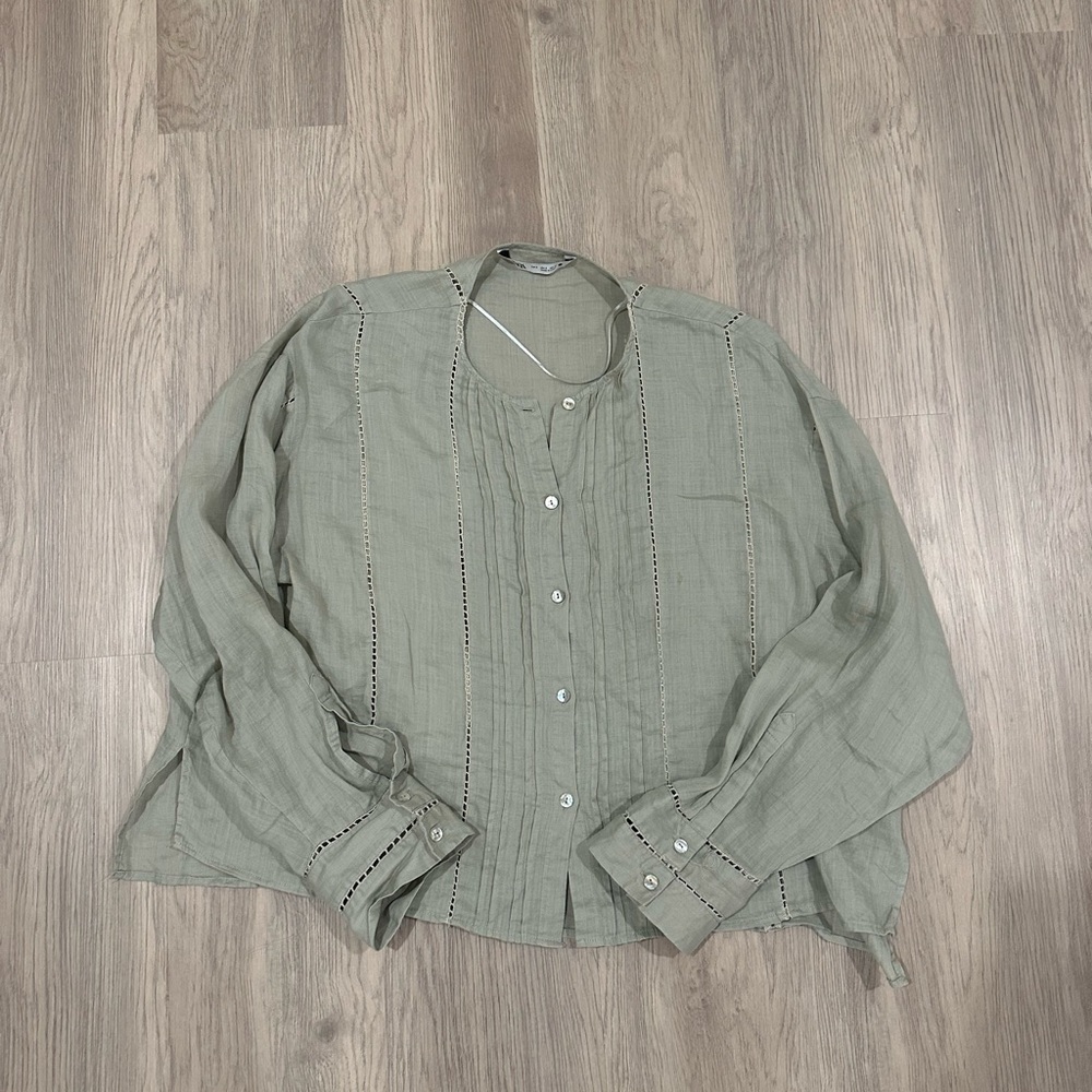 Zara size small green blouse